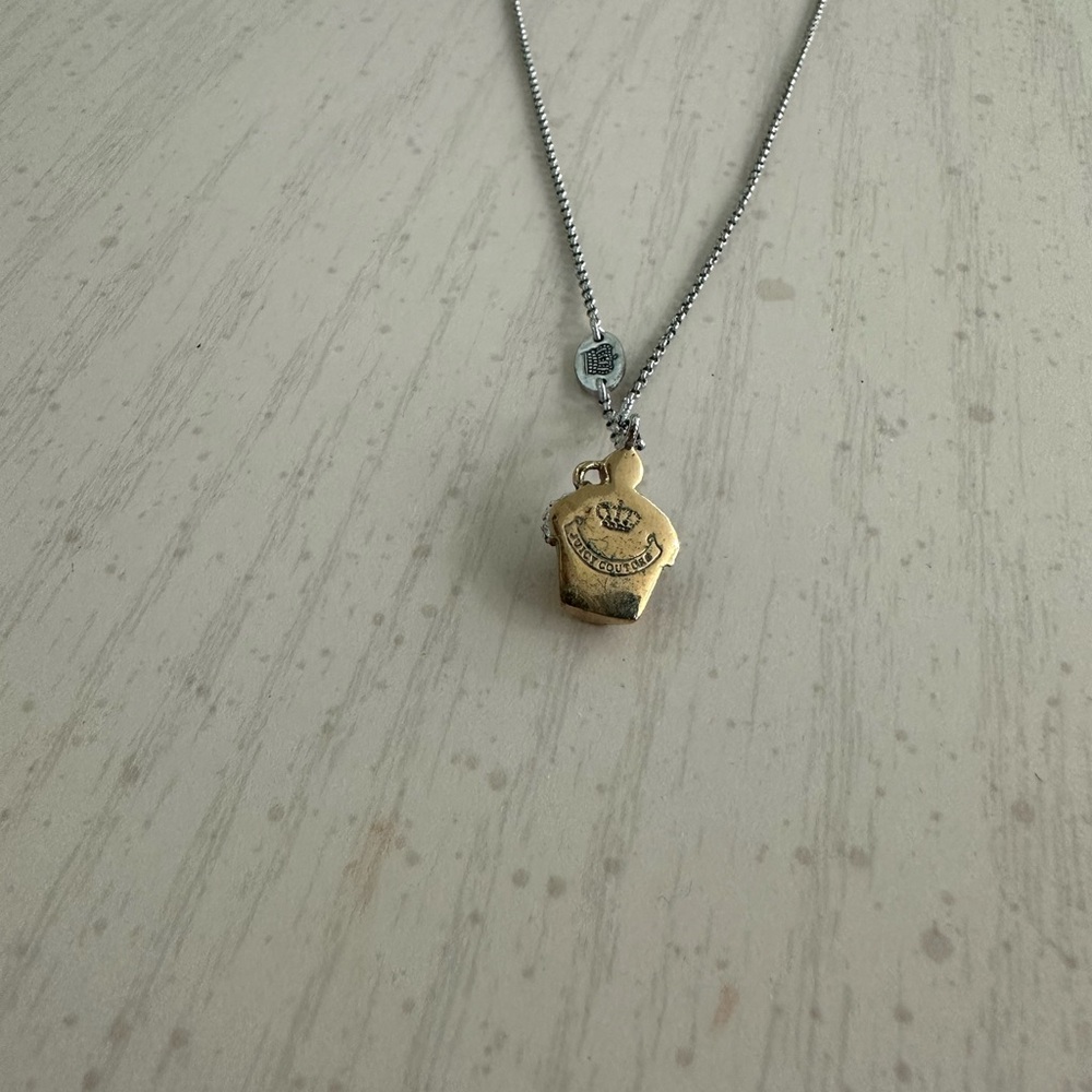 Juicy couture cupcake necklace - Picture 3 of 3